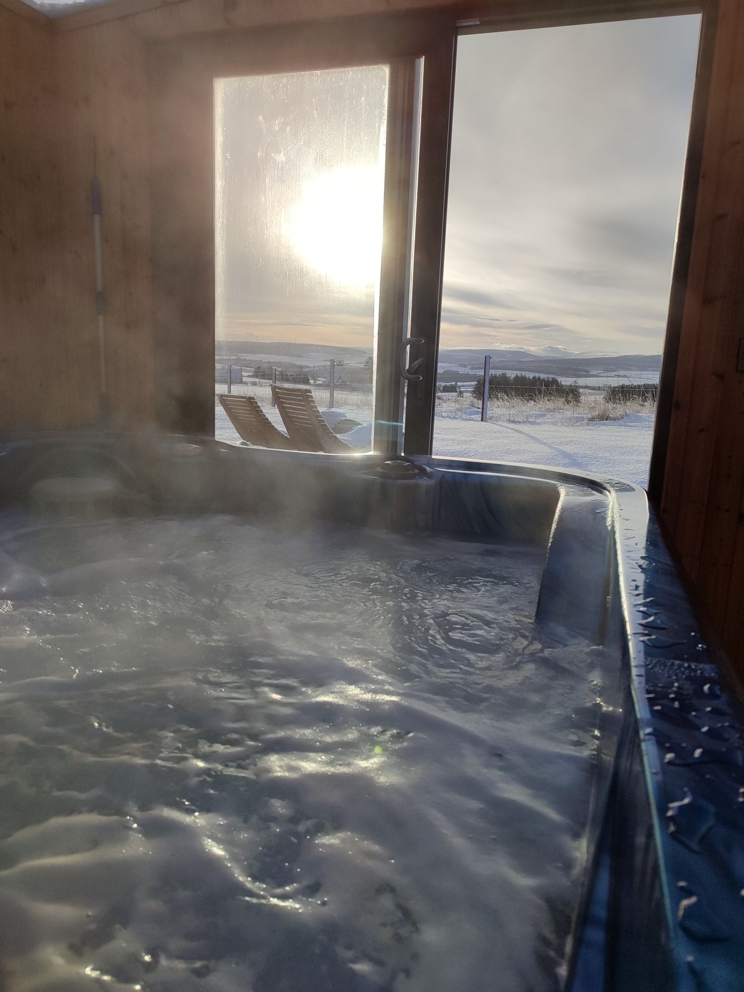Private hot tub โ included with every pod