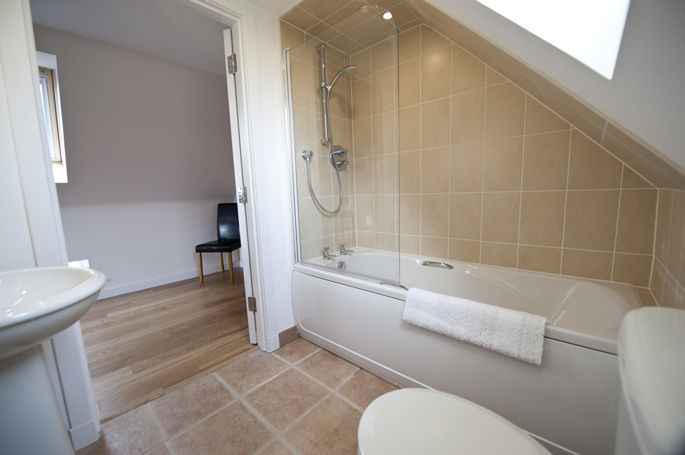 Underfloor heating throughout — warm and comfortable in all seasons